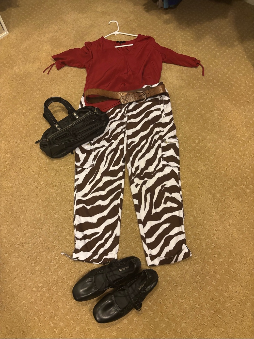 Women’s Chico’s cropped Brown & White Zebra Print Cargo Pants Sz .5/6-8